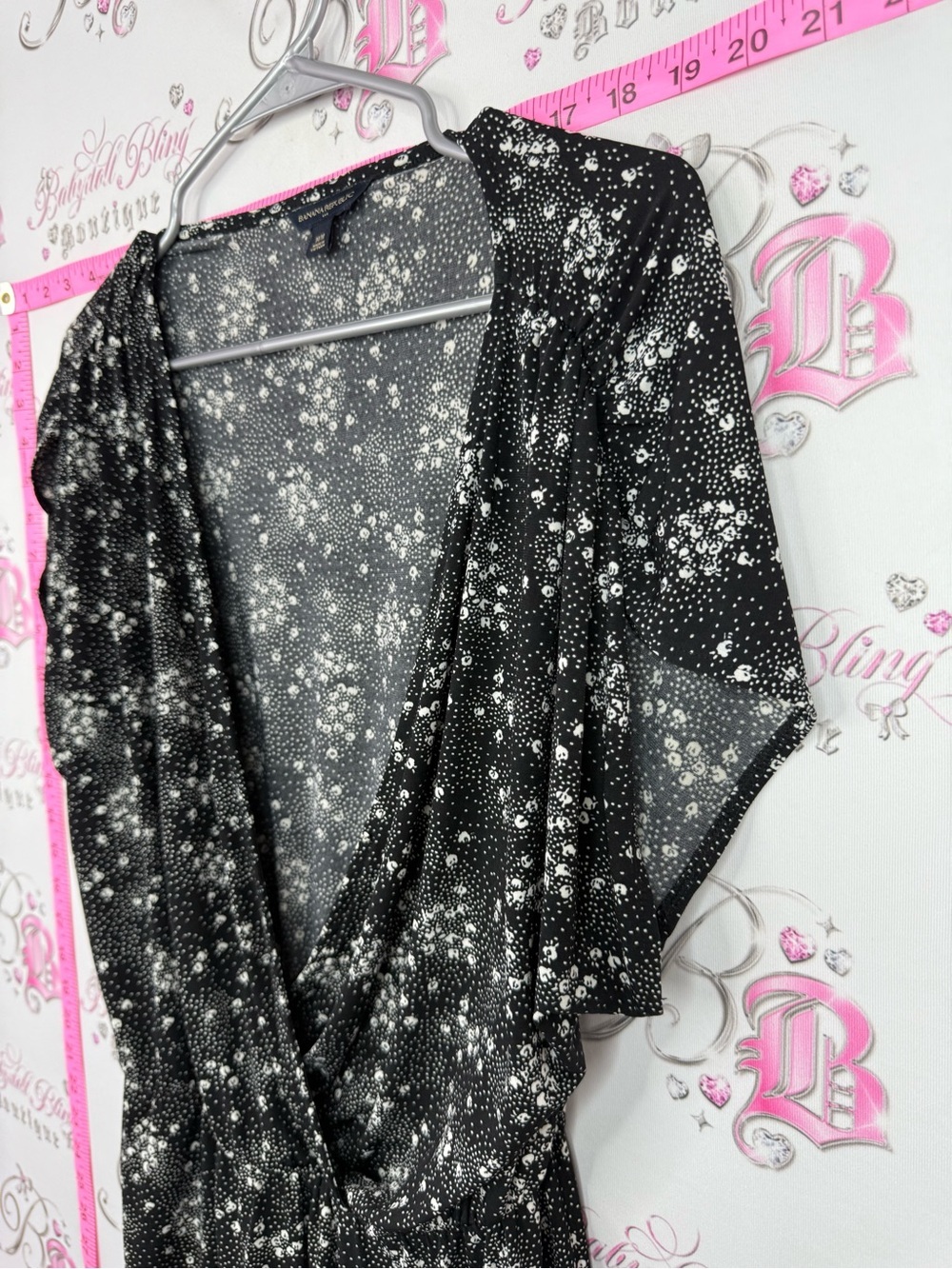 Banana Republic Black and White Floral Wrap Blouse - Picture 4 of 10